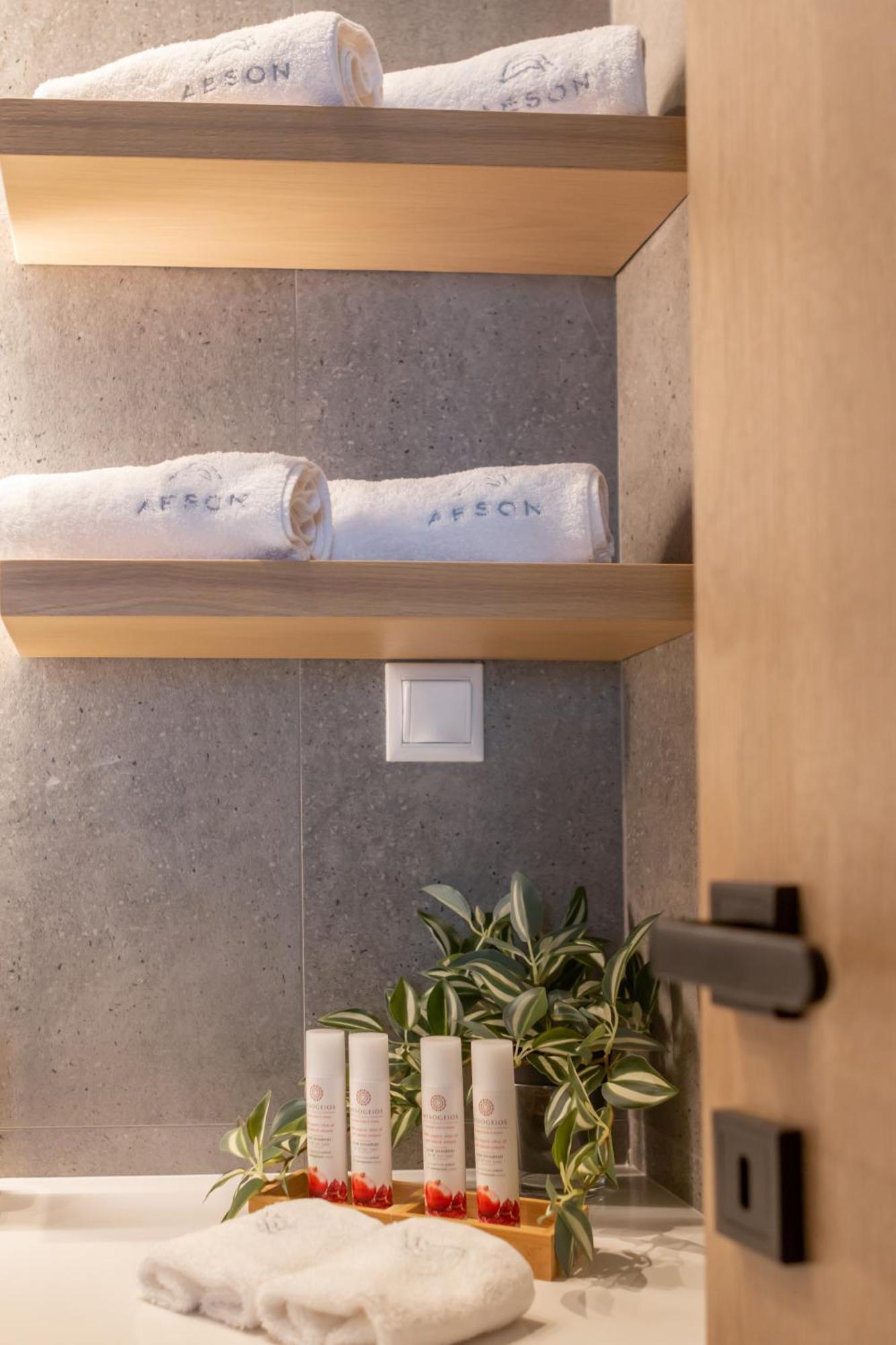 Aeson Premium Living Aparthotel Volos Ngoại thất bức ảnh